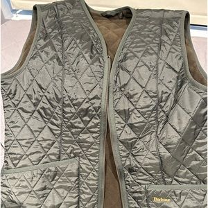 Diamond quilted women’s Betty Gilet features a warm fleece.